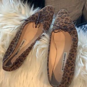 Manolo blahnik flats size 38